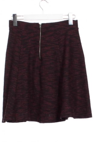 Пола Yessica, Размер S, Цвят Многоцветен, Цена 8,99 лв.