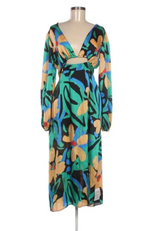 Рокля ASOS, Размер M, Цвят Многоцветен, Цена 107,92 лв.