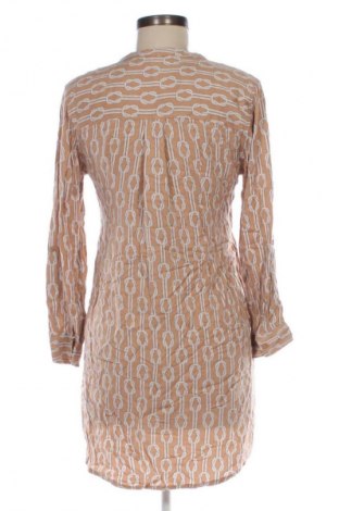 Ruha Amisu, Méret M, Szín Sokszínű, Ár 7 019 Ft
