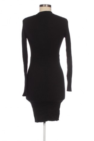 Ruha Amisu, Méret M, Szín Fekete, Ár 7 820 Ft