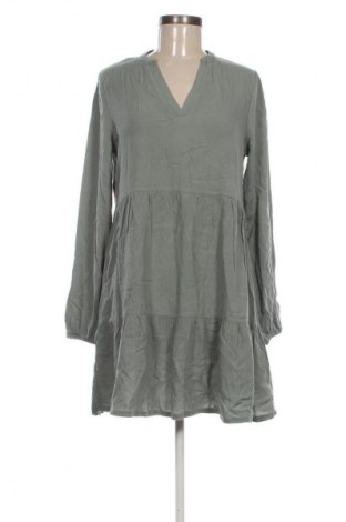 Рокля Amisu, Размер M, Цвят Зелен, Цена 39,03 лв.