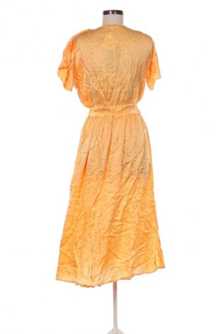 Рокля Benoa, Размер S, Цвят Оранжев, Цена 62,99 лв.