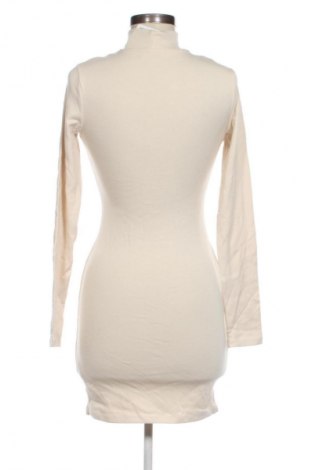 Ruha Bershka, Méret M, Szín Bézs, Ár 3 159 Ft