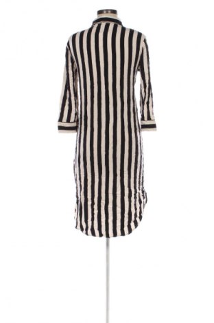 Ruha Bershka, Méret L, Szín Sokszínű, Ár 4 989 Ft