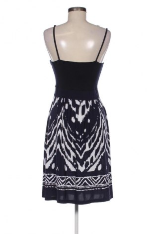 Рокля Bershka, Размер M, Цвят Многоцветен, Цена 39,00 лв.