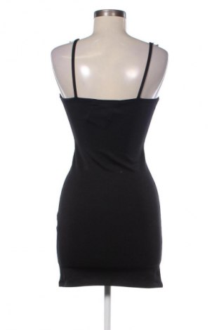 Šaty  Bershka, Velikost M, Barva Černá, Cena  494,00 Kč