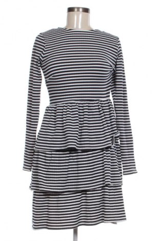 Šaty  Boohoo, Velikost M, Barva Vícebarevné, Cena  299,00 Kč