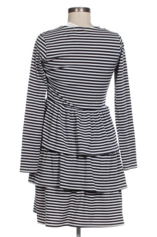 Šaty  Boohoo, Velikost M, Barva Vícebarevné, Cena  299,00 Kč