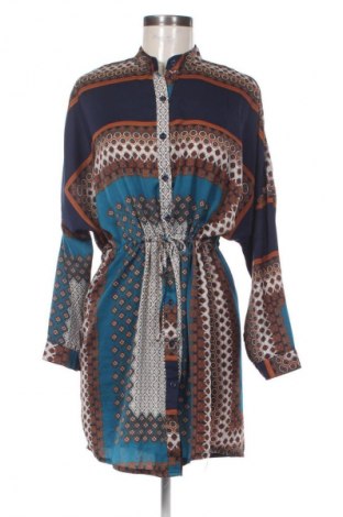 Kleid Boohoo, Größe M, Farbe Mehrfarbig, Preis 24,57 €