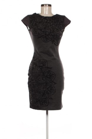 Šaty  Desigual, Velikost XS, Barva Vícebarevné, Cena  639,00 Kč