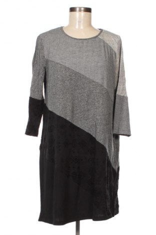 Рокля Desigual, Размер XXL, Цвят Многоцветен, Цена 69,99 лв.