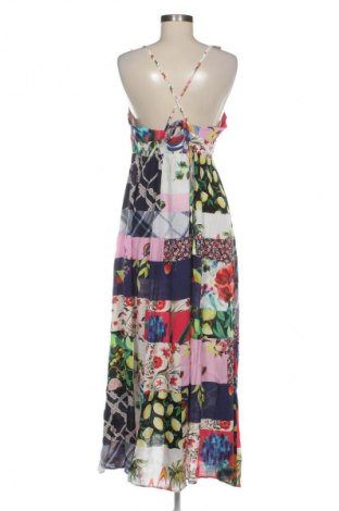 Рокля Desigual, Размер XL, Цвят Многоцветен, Цена 189,99 лв.