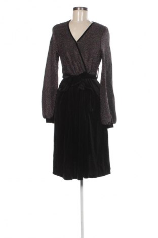 Kleid Emery rose, Größe M, Farbe Mehrfarbig, Preis 9,99 €