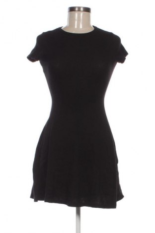 Рокля Fb Sister, Размер XS, Цвят Черен, Цена 39,14 лв.