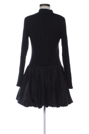 Sukienka Fisherfield, Rozmiar M, Kolor Czarny, Cena 142,56 zł