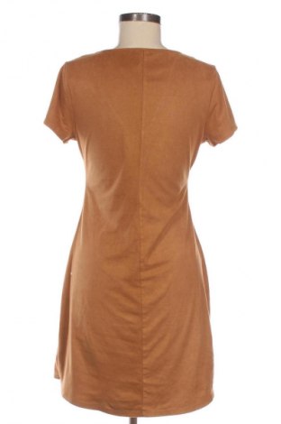 Рокля Guess, Размер S, Цвят Кафяв, Цена 96,14 лв.
