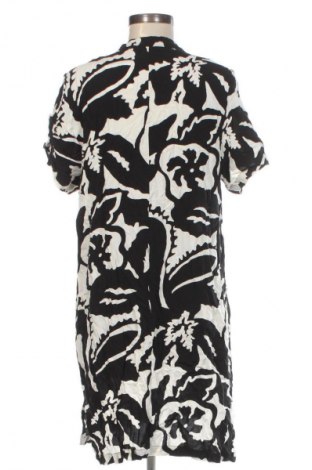 Рокля H&M, Размер M, Цвят Многоцветен, Цена 9,20 €