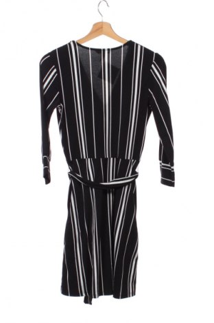 Рокля H&M, Размер XS, Цвят Многоцветен, Цена 10,99 лв.