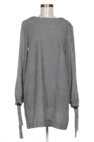 Рокля H&M, Размер M, Цвят Многоцветен, Цена 15,99 лв.