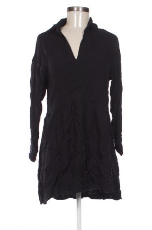 Rochie H&M, Mărime XS, Culoare Negru, Preț 33,99 Lei