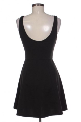 Рокля H&M Divided, Размер M, Цвят Черен, Цена 39,00 лв.