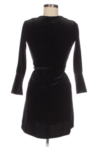 Рокля H&M Divided, Размер XS, Цвят Черен, Цена 19,32 лв.