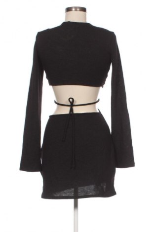 Рокля H&M Divided, Размер S, Цвят Черен, Цена 66,32 лв.