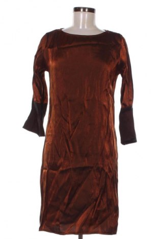 Sukienka Ivy Beau, Rozmiar M, Kolor Pomarańczowy, Cena 99,99 zł