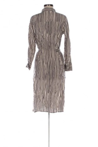 Рокля LC Waikiki, Размер M, Цвят Многоцветен, Цена 18,99 лв.