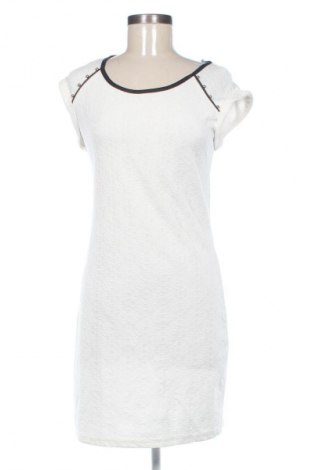 Рокля Last Girl, Размер M, Цвят Бял, Цена 39,00 лв.