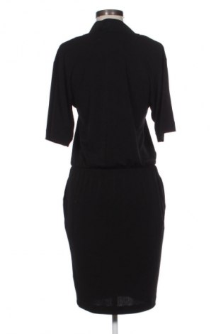 Рокля Lindex, Размер S, Цвят Черен, Цена 39,00 лв.