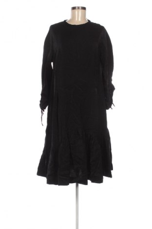 Φόρεμα Mads Norgaard, Μέγεθος M, Χρώμα Μαύρο, Τιμή 77,24 €