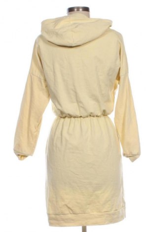 Ruha Magmac, Méret M, Szín Sárga, Ár 7 830 Ft