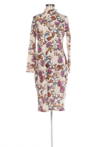 Рокля Moe, Размер XL, Цвят Многоцветен, Цена 109,99 лв.