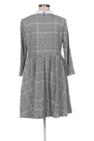 Рокля Mohito, Размер M, Цвят Многоцветен, Цена 61,94 лв.