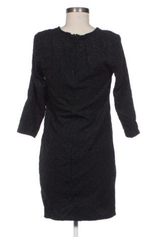 Рокля Monki, Размер M, Цвят Черен, Цена 12,99 лв.