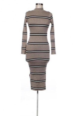 Рокля New Look, Размер XS, Цвят Многоцветен, Цена 21,99 лв.