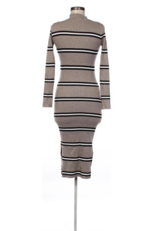 Рокля New Look, Размер XS, Цвят Многоцветен, Цена 21,99 лв.