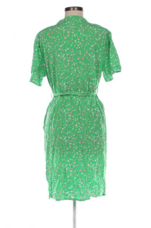 Рокля Object, Размер M, Цвят Многоцветен, Цена 109,99 лв.