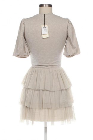 Рокля Please, Размер M, Цвят Бежов, Цена 97,99 лв.