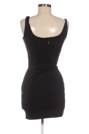 Kleid Pretty Little Thing, Größe M, Farbe Schwarz, Preis € 20,02