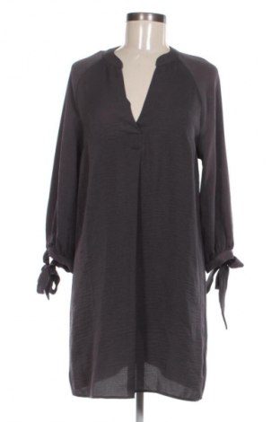 Kleid Primark, Größe M, Farbe Grau, Preis 19,96 €