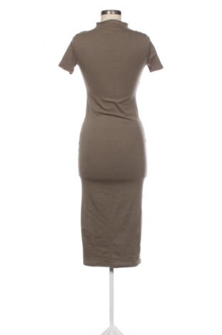 Рокля Pull&Bear, Размер M, Цвят Бежов, Цена 39,14 лв.