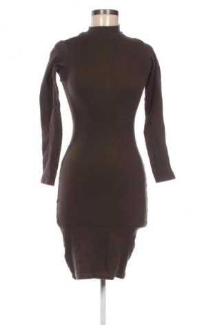 Рокля Pull&Bear, Размер S, Цвят Зелен, Цена 39,00 лв.