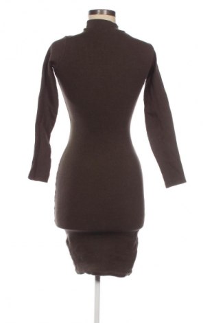 Рокля Pull&Bear, Размер S, Цвят Зелен, Цена 39,00 лв.