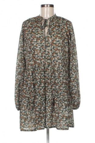 Kleid Pull&Bear, Größe L, Farbe Mehrfarbig, Preis € 20,02