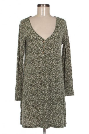 Рокля Pull&Bear, Размер L, Цвят Многоцветен, Цена 11,99 лв.