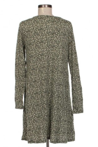 Рокля Pull&Bear, Размер L, Цвят Многоцветен, Цена 11,99 лв.