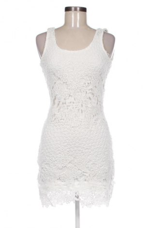 Φόρεμα Pull&Bear, Μέγεθος S, Χρώμα Λευκό, Τιμή 19,95 €