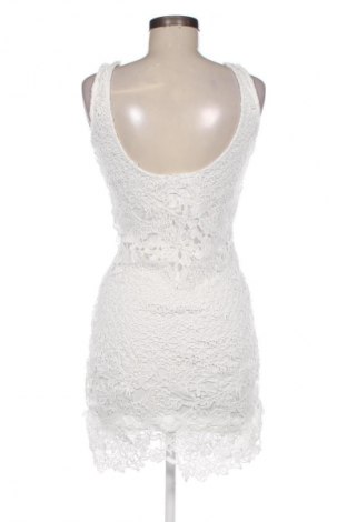 Φόρεμα Pull&Bear, Μέγεθος S, Χρώμα Λευκό, Τιμή 19,95 €